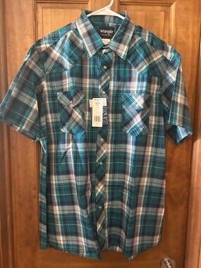 Wrangler Teal and White Plaid Short-Sleeve Button-Down Shirt